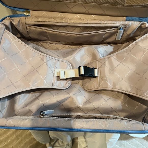 MICHAEL Michael Kors Travel Small Pacific Blue signature Suitcase - Picture 8 of 11